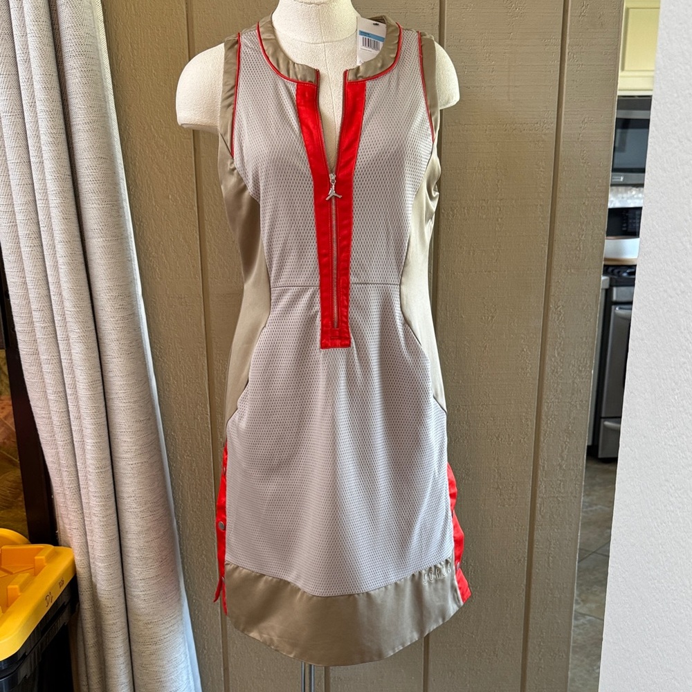 Jordan Red and Tan zip front Midi Dress NEW!

Michael Jordan brand Bin D3